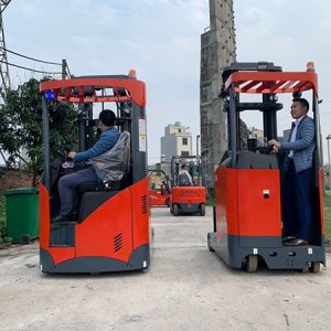 Xe Nang Reach Truck 2 Tan Ngoi Lai Heli